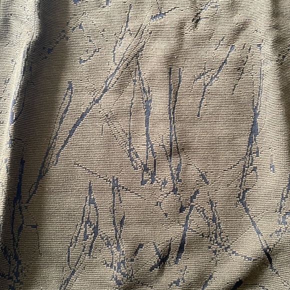 H&M men’s sweater - Picture 2 of 3